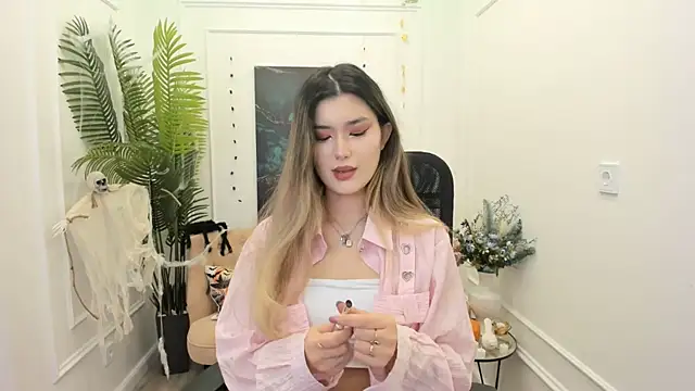 AnneTLi online show from 30, 10, 2025