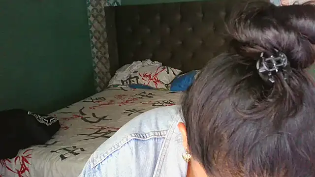 Snapshot of almaswan1 chatting on 14, 10, 2025 almaswan1 online show from 14, 10, 2025