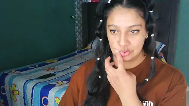 Snapshot of almaswan1 chatting on 11, 11, 2025 almaswan1 online show from 11, 11, 2025