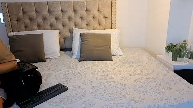 Snapshot of KeryHillson chatting on 17, 1, 2026 KeryHillson online show from 17, 1, 2026