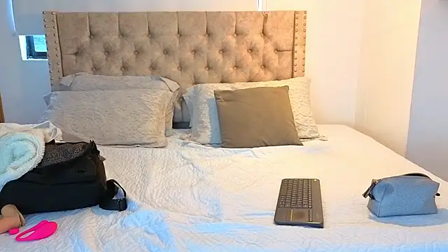 Snapshot of KeryHillson chatting on 2, 12, 2025 KeryHillson online show from 2, 12, 2025