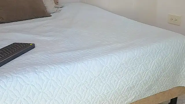 Snapshot of KeryHillson chatting on 7, 11, 2025 KeryHillson online show from 7, 11, 2025