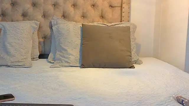 Snapshot of KeryHillson chatting on 29, 11, 2025 KeryHillson online show from 29, 11, 2025