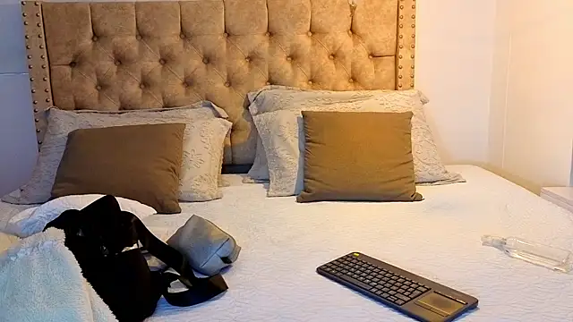 KeryHillson online show from 22, 12, 2025