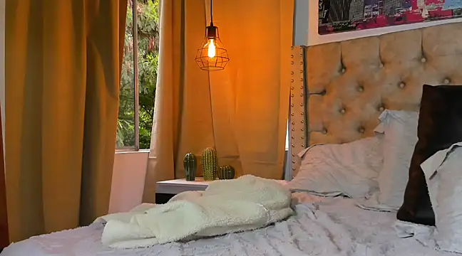 Snapshot of KeryHillson chatting on 4, 3, 2025 KeryHillson online show from 4, 3, 2025