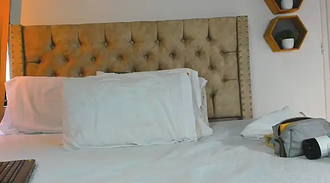 Snapshot of KeryHillson chatting on 15, 3, 2025 KeryHillson online show from 15, 3, 2025