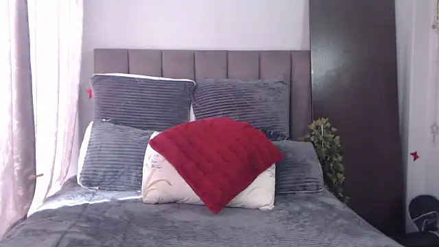 Snapshot of hotncurv8 chatting on 29, 9, 2025 hotncurv8 online show from 29, 9, 2025