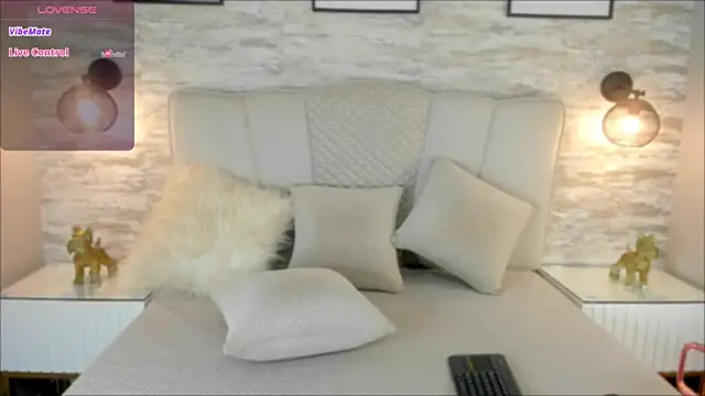 mia slutty  online show from 5, 12, 2024