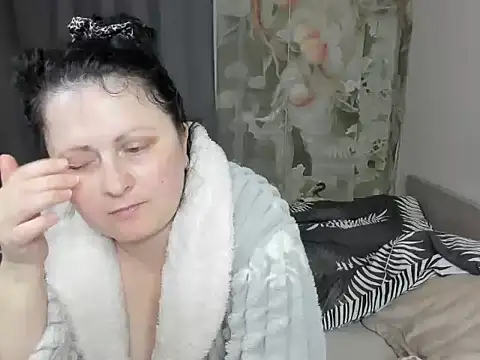 Snapshot of Lillian2 chatting on 13, 5, 2026 Lillian2 online show from 13, 5, 2026