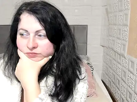 Lillian2 online show from 22, 2, 2025