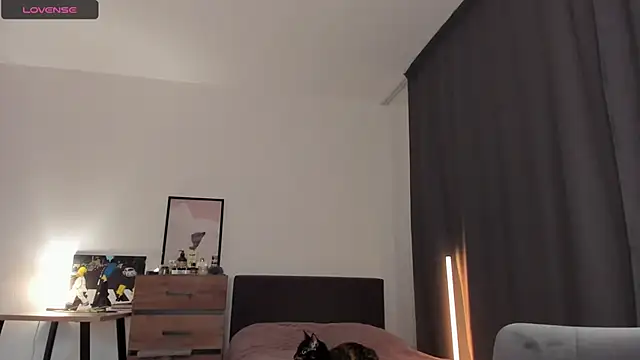 Alice Dias online show from 11, 2, 2025