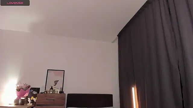 Alice Dias online show from 19, 2, 2025