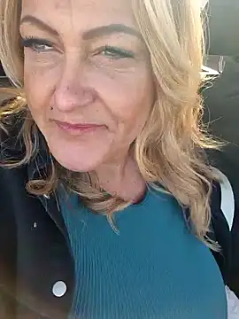 Isabellaa04 online show from 6, 11, 2025