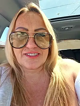 Isabellaa04 online show from 26, 4, 2026