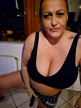 Isabellaa04 online show from 10, 3, 2025