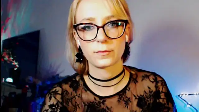 Snapshot of welliza chatting on 18, 3, 2025 welliza online show from 18, 3, 2025