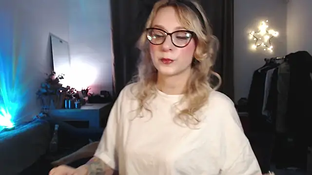 Snapshot of welliza chatting on 2, 10, 2025 welliza online show from 2, 10, 2025