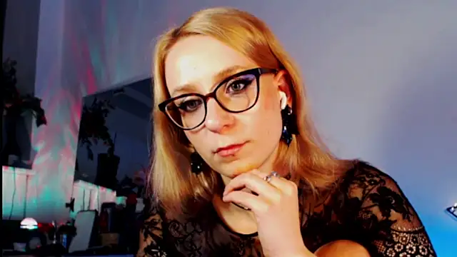 Snapshot of welliza chatting on 18, 3, 2025 welliza online show from 18, 3, 2025