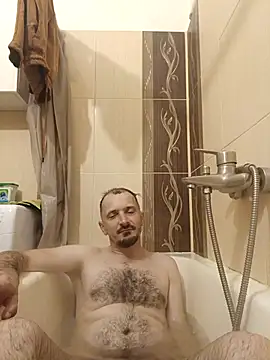 Adriandan1982 online show from 5, 10, 2025