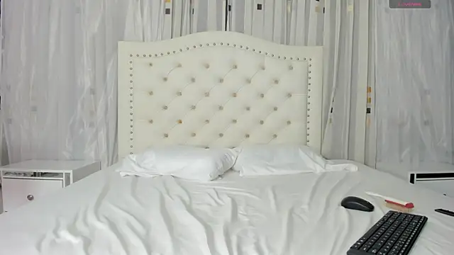 BunnyHotsx online show from 23, 2, 2025