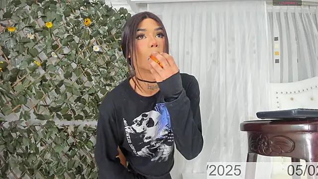 BunnyHotsx online show from 5, 2, 2025