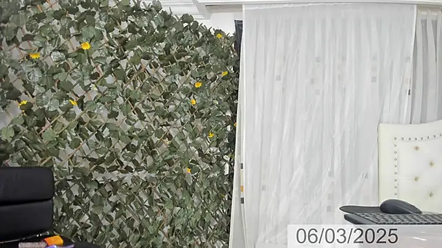 BunnyHotsx online show from 6, 3, 2025