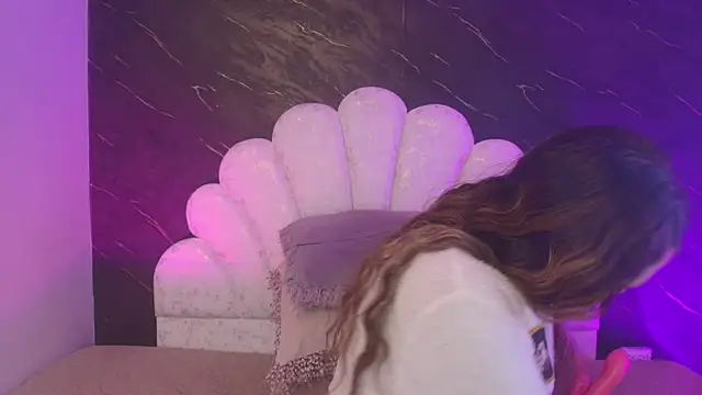  MiaBrown  online show from 7, 5, 2026