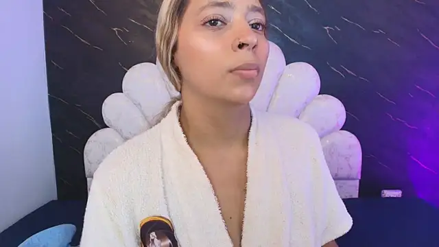 Snapshot of _MiaBrown_ chatting on 21, 7, 2026 MiaBrown online show from 21, 7, 2026