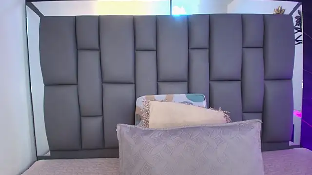  MiaBrown  online show from 13, 1, 2026