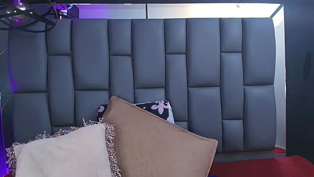  MiaBrown  online show from 8, 11, 2025