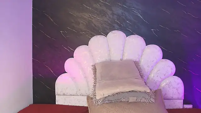  MiaBrown  online show from 4, 4, 2026