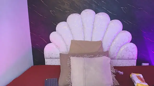  MiaBrown  online show from 24, 4, 2026