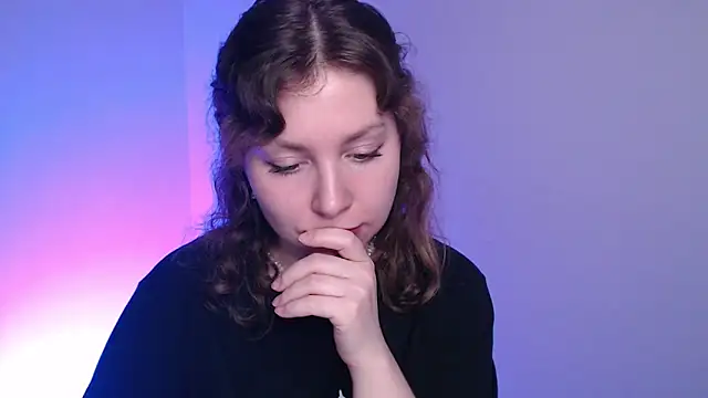 Leah Reed online show from 12, 2, 2026