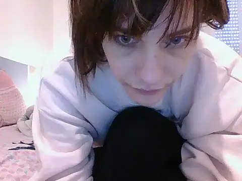 Snapshot of Emyly83 chatting on 5, 1, 2025 Emyly83 online show from 5, 1, 2025
