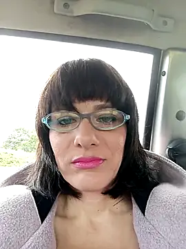 Snapshot of Emyly83 chatting on 21, 10, 2025 Emyly83 online show from 21, 10, 2025