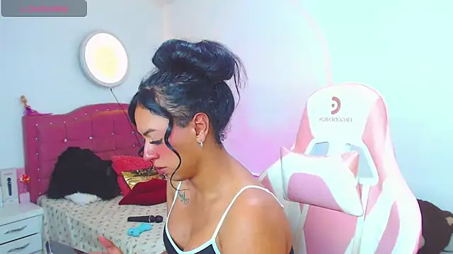 Tanedra collings online show from 26, 5, 2026