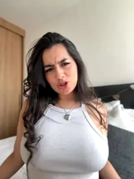 Nicollemays online show from 4, 12, 2025