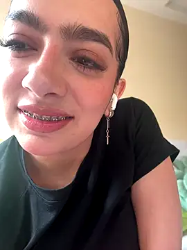 Nicollemays online show from 11, 11, 2025