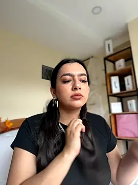 Nicollemays online show from 10, 11, 2025