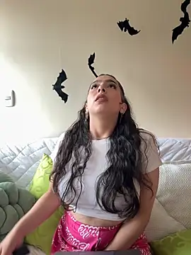 Nicollemays online show from 14, 10, 2025