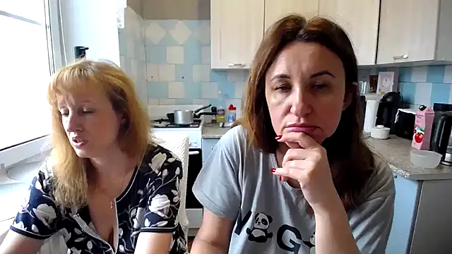 DonnaMagdalena online show from 2, 10, 2025