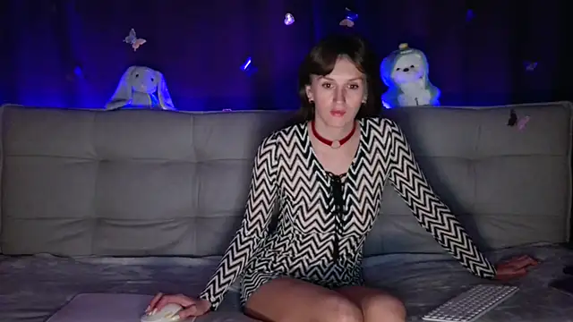 intolerable girl online show from 17, 11, 2025