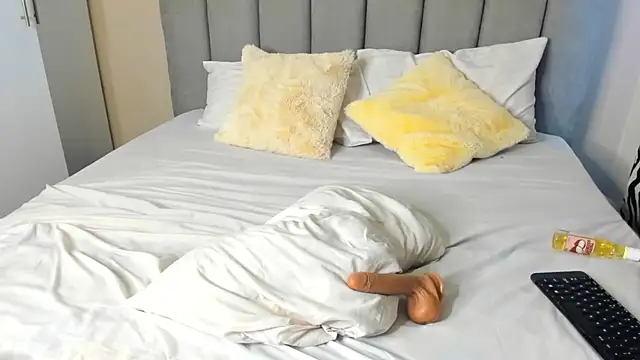 Snapshot of sexybutt888 chatting on 4, 3, 2026 sexybutt888 online show from 4, 3, 2026