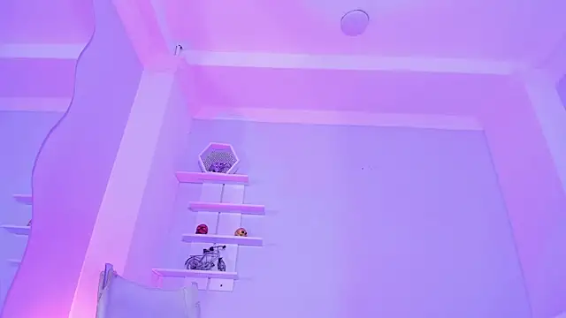 CamileHolmes online show from 5, 3, 2025