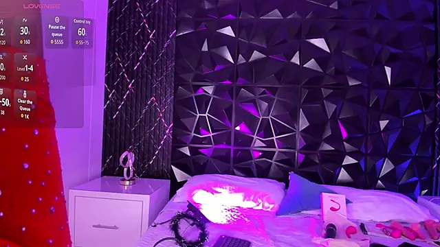 CamileHolmes online show from 1, 11, 2025