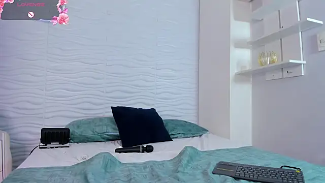 CamileHolmes online show from 16, 11, 2025