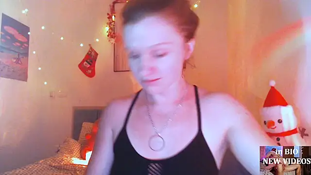Cassie Wild online show from 22, 12, 2025