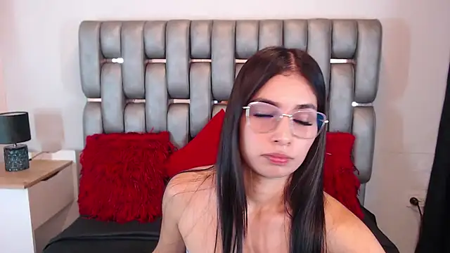 Natasha Ferrec online show from 25, 2, 2026