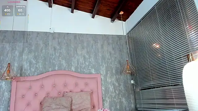 naomidibello online show from 14, 4, 2026