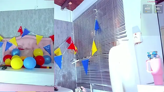 Snapshot of naomidibello chatting on 27, 6, 2026 naomidibello online show from 27, 6, 2026
